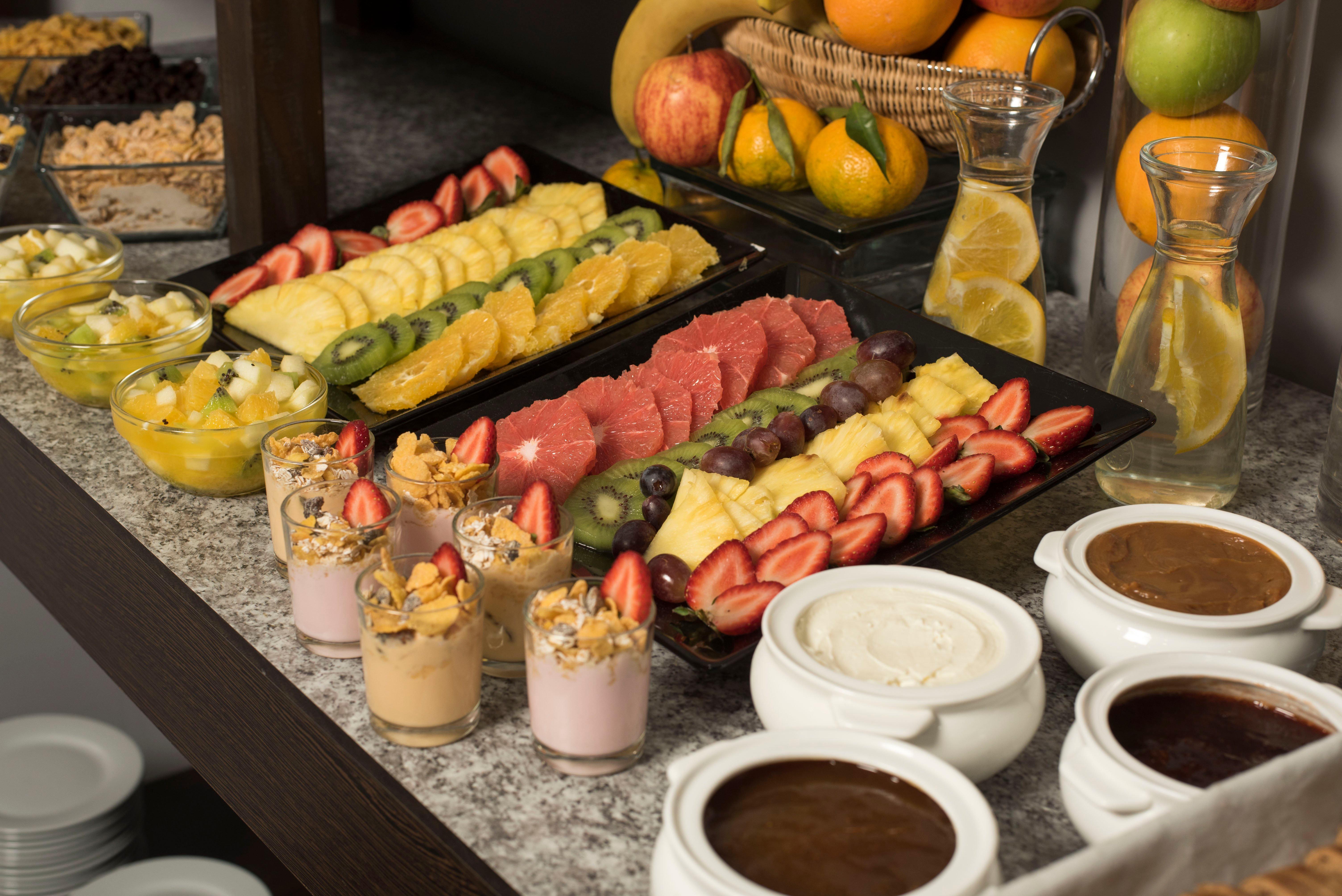 Holiday Inn Montevideo By Ihg Exteriör bild